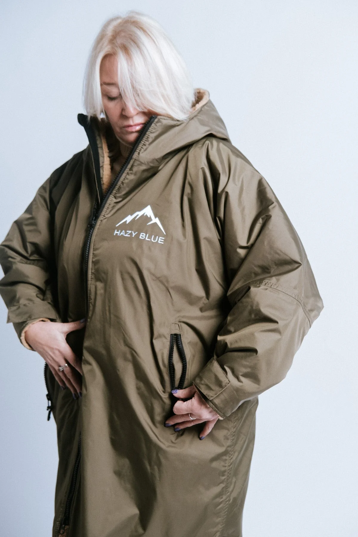 Hazy Blue Waterproof Adults All Weather Changing Robe - Newquay - Image 39