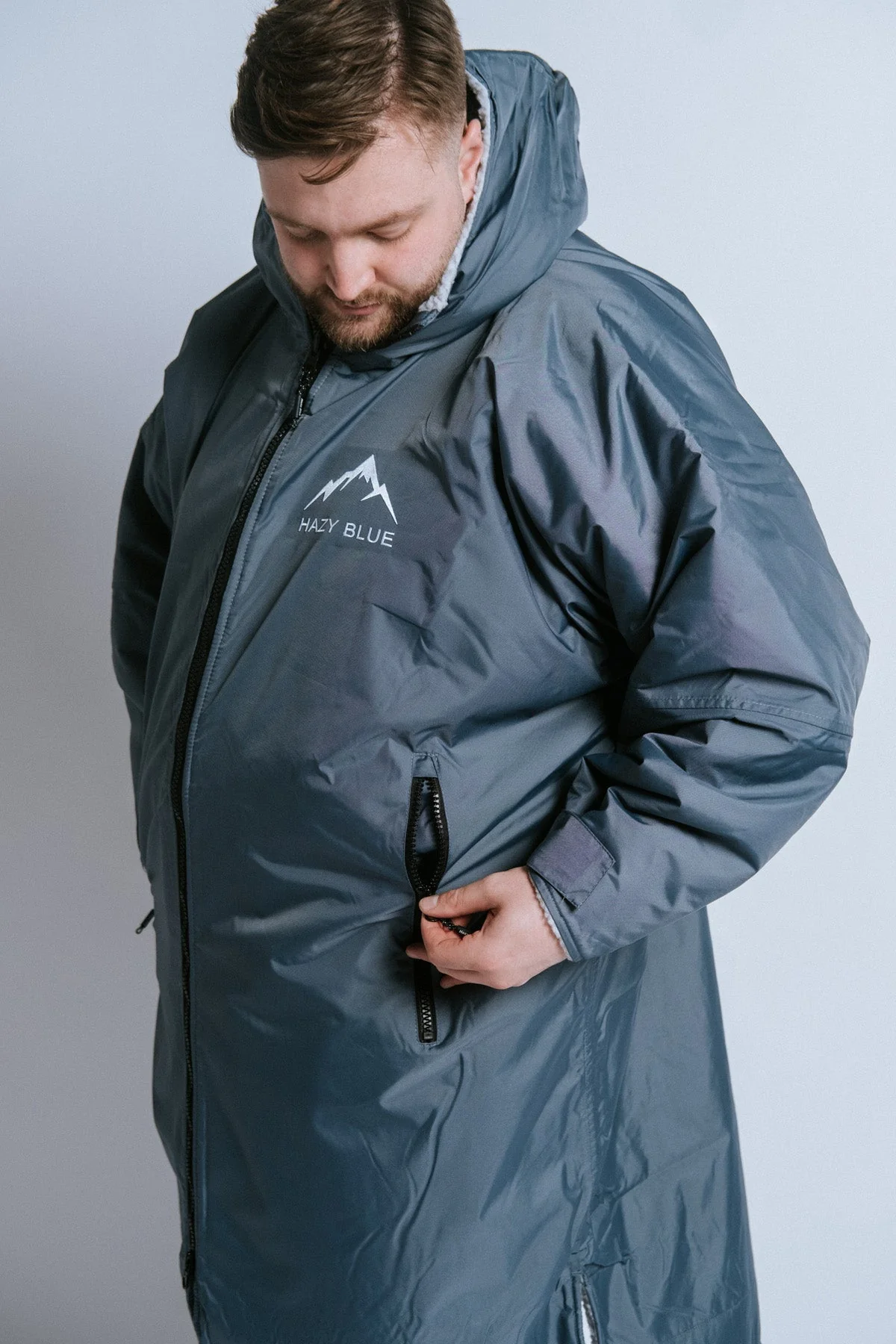 Hazy Blue Waterproof Adults All Weather Changing Robe - Newquay - Image 9