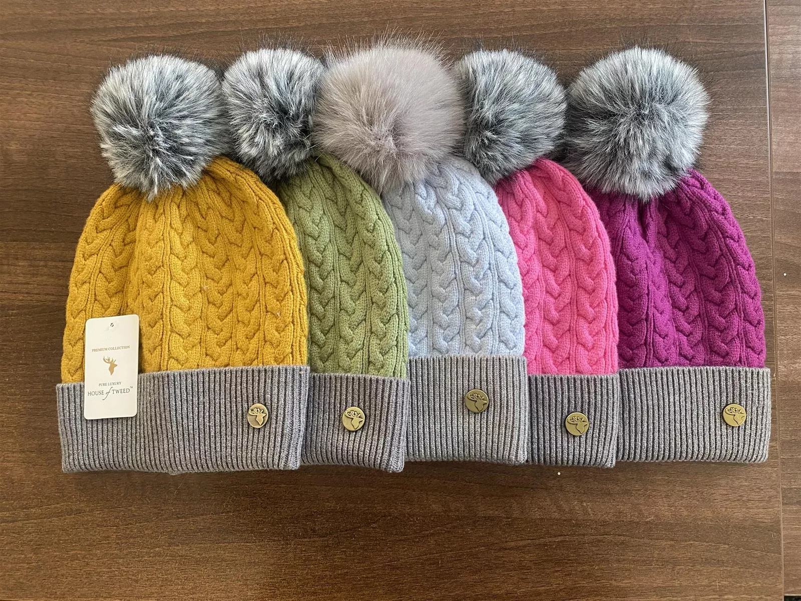 House of Tweed Womens Two Tone Cable Knit Bobble Hats