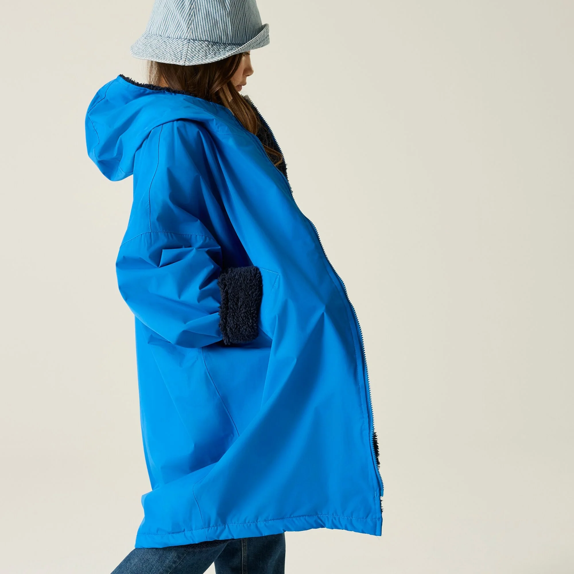 Regatta Junior Waterproof Changing Robe - Image 11