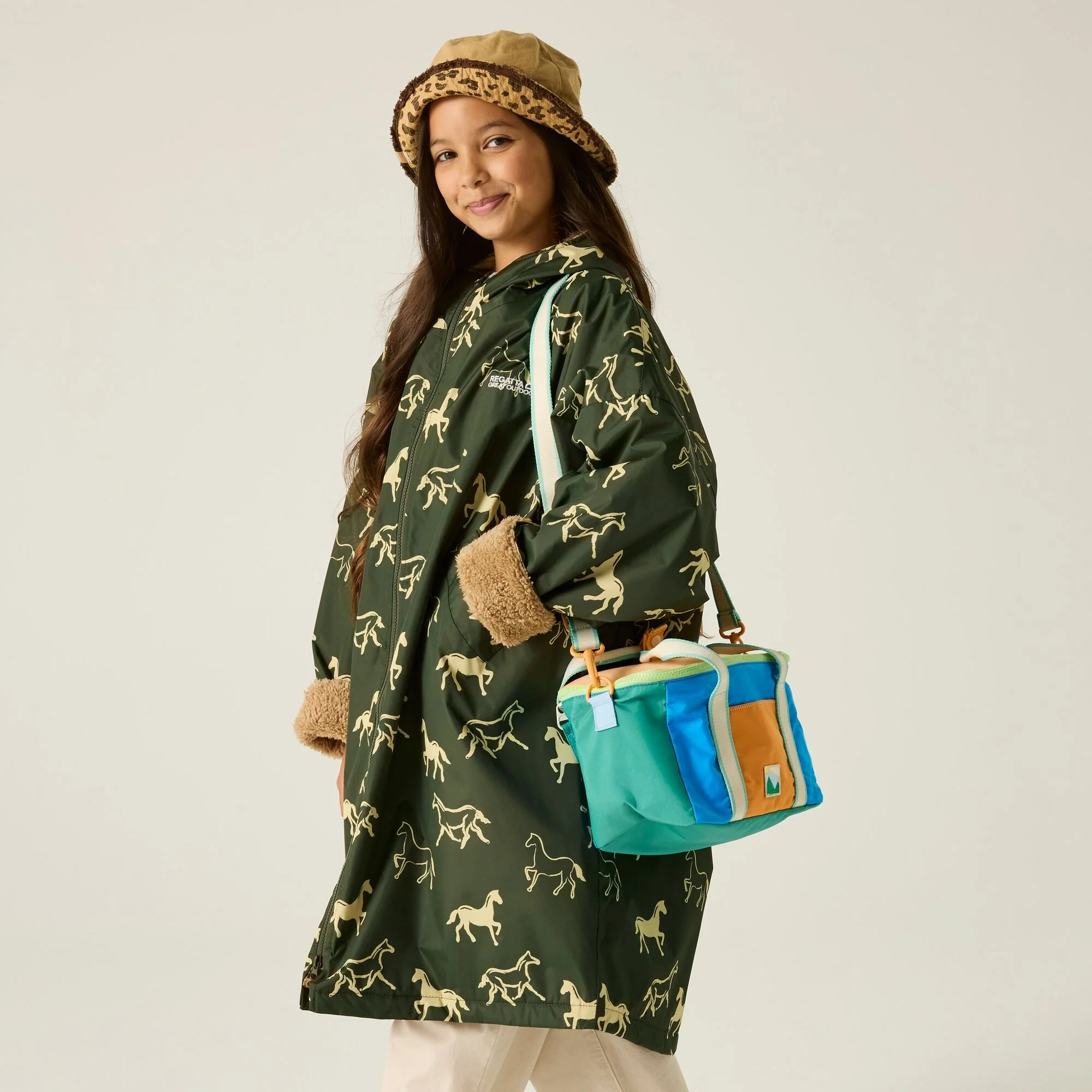 Regatta Junior Waterproof Changing Robe - Image 4