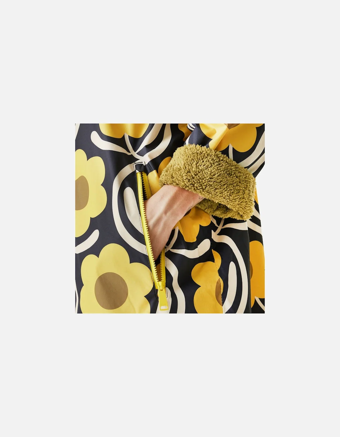 Regatta Womens Orla Kiely Waterproof Fleece Lined Changing Robe - Image 3